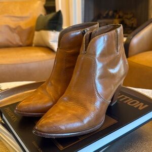 FRYE JENNIFER BOOTIE IN COGNAC ❤️